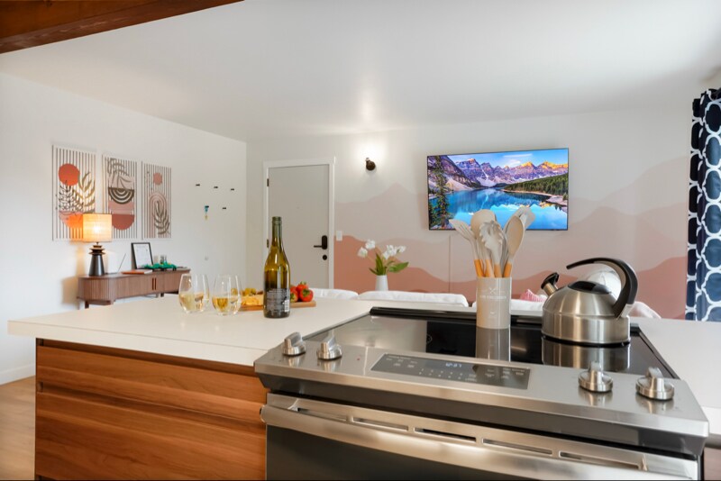 Building Photo - 625 Manhattan Pl