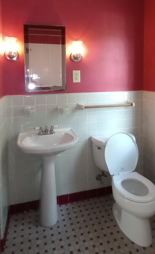 Building Photo - 6505 Newton Ave S