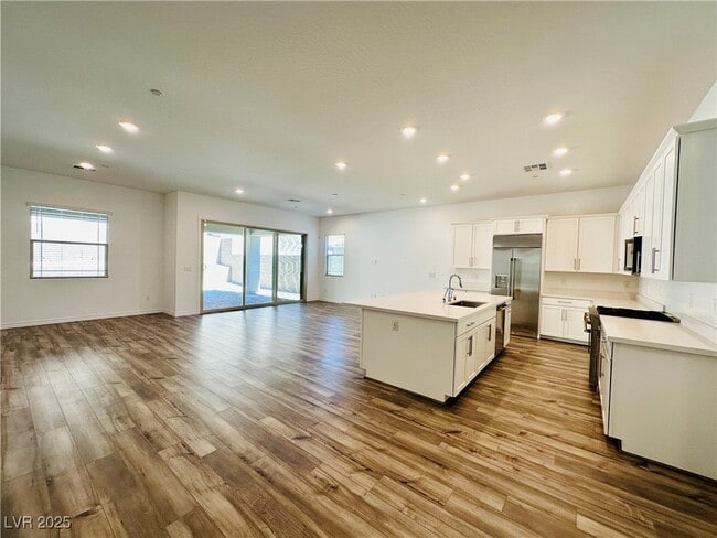 Building Photo - 981 Woodburn Ln