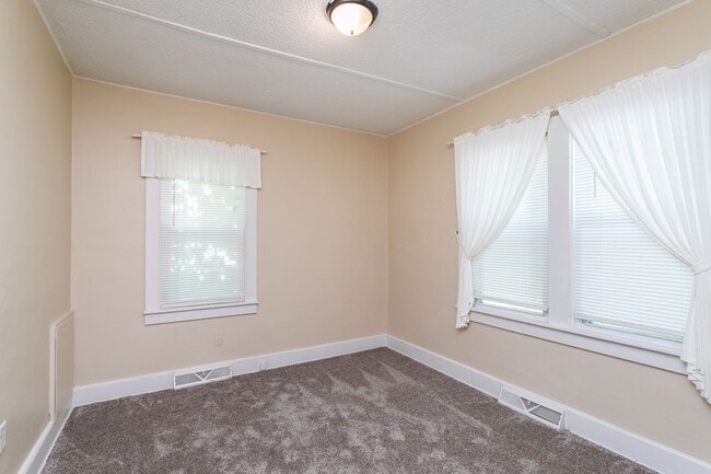 Building Photo - Cute, central columbia home for rent!