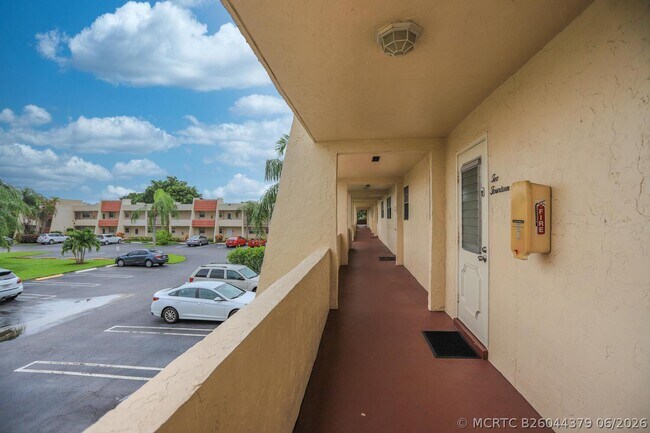 Building Photo - 2500 Fiore Way