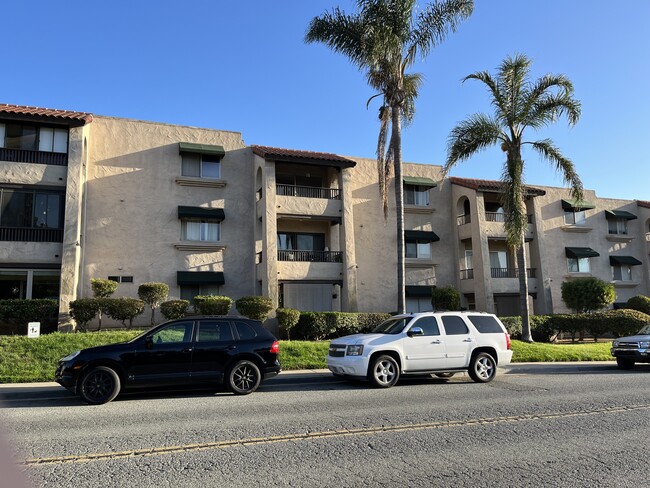 View of unit from Gesner - 2530 Clairemont Dr