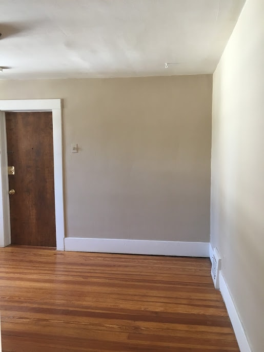 Living Room - 714 W Liberty St