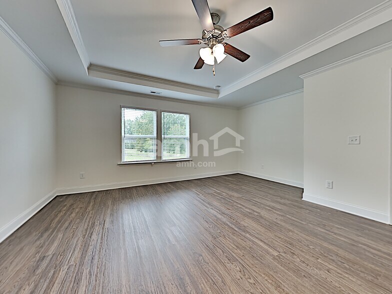 Building Photo - 127 Pullen Dr