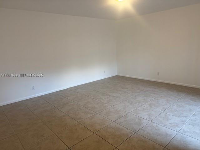 Building Photo - 1800 Bayberry Dr