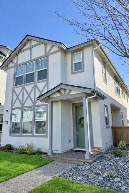 Building Photo - 1287 Grove St