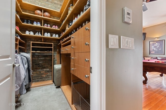 Building Photo - 1452 W Fullerton Ave