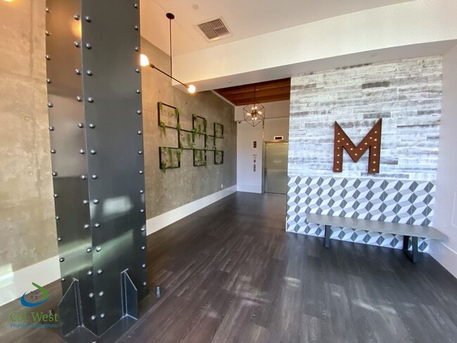 Building Photo - $3295.00 - Luxury 1/1.5 Santana Row with Bonus room