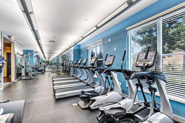 Building Photo - 700 E Boynton Beach Blvd