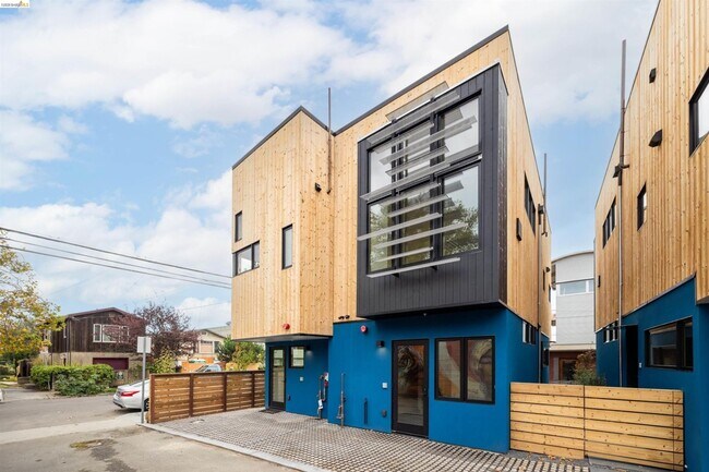 Building Photo - 809 Jones St