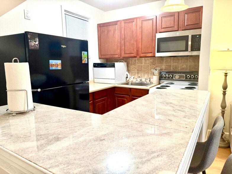 Building Photo - 3023 Harvard Ave