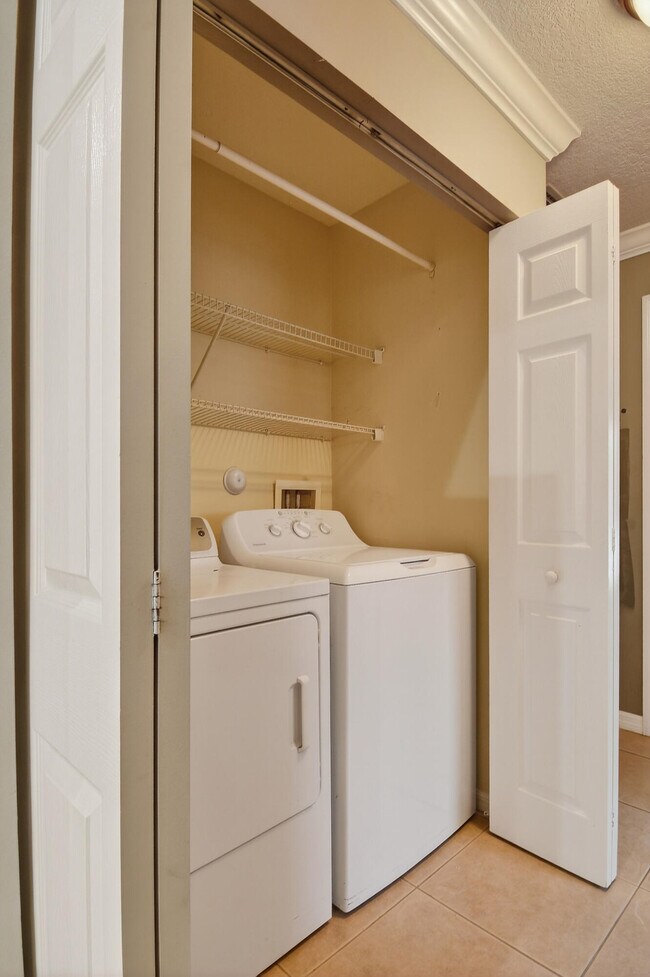 Building Photo - 475 SW Talquin Ln