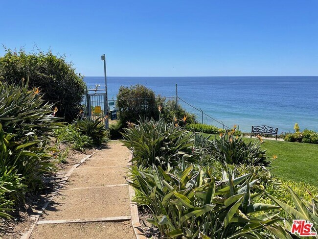 Building Photo - 6798 Shearwater Ln