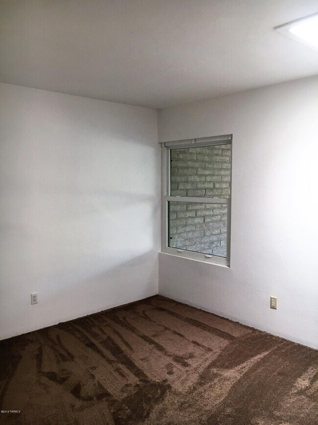 Building Photo - 4846 E Placita Arenosa