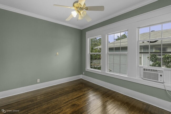 Building Photo - 409 Forest