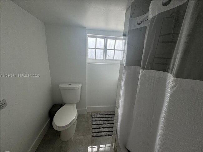 Building Photo - 1904 SW 28th St