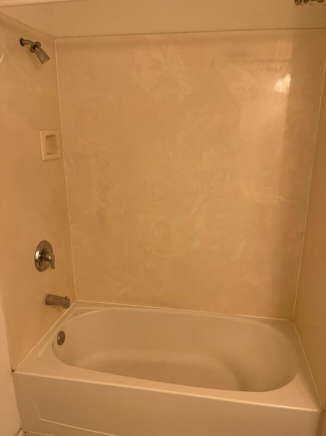 Building Photo - Fabulous 3/2.5 Townhouse located in The Vistas at Stonebridge Commons