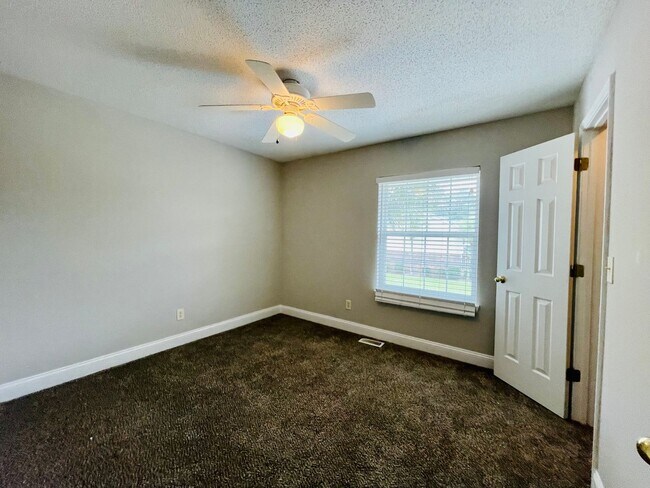 Building Photo - NEWLY RENOVATED 2bd/1.5ba Townhome super close to CMC, HGTC and CCU! Some utilities included!