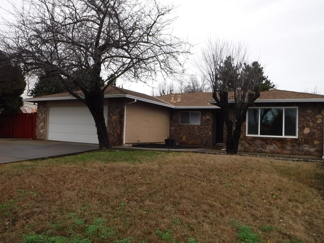 Building Photo - 1144 Robert Dr
