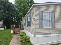 Building Photo - 166 Lynnwood Cir