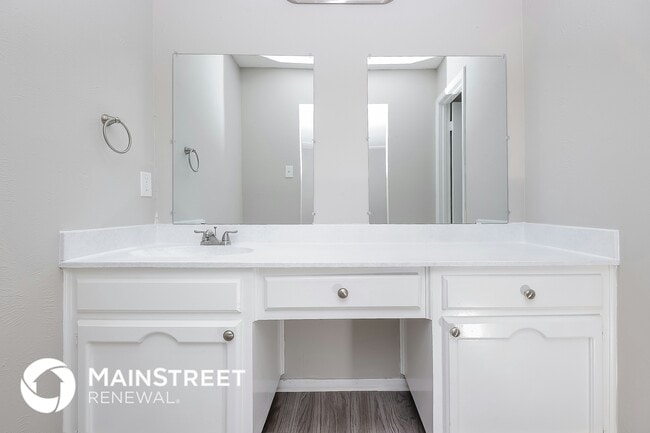 Building Photo - 3409 Pembroke Pl