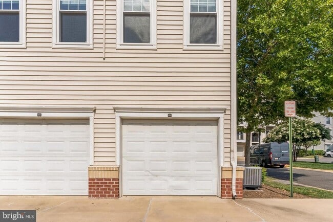 Building Photo - 11343 Aristotle Dr