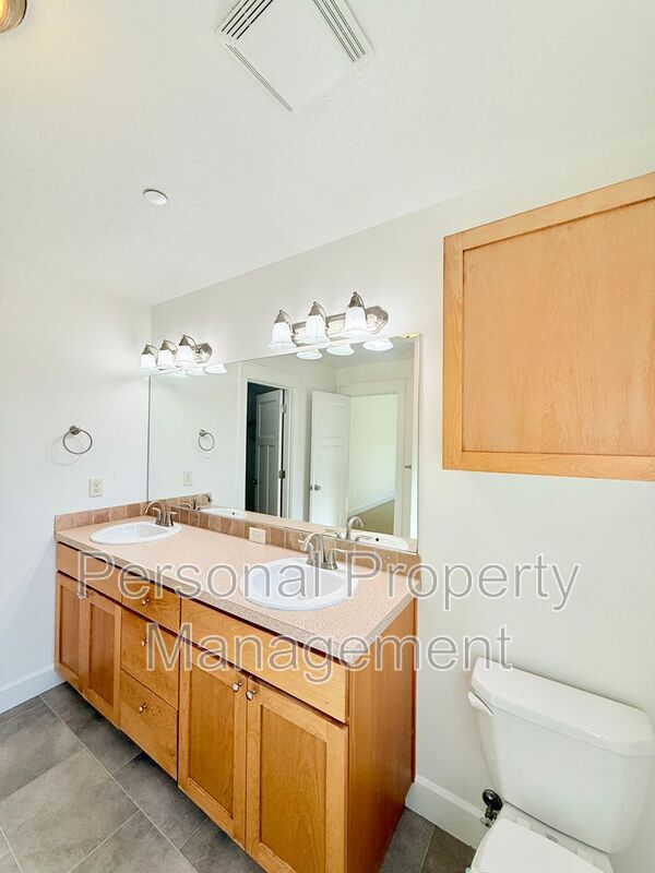 Building Photo - 3368 NW 47th Dr