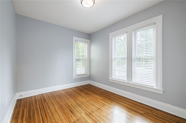 Building Photo - 222 Gregory St