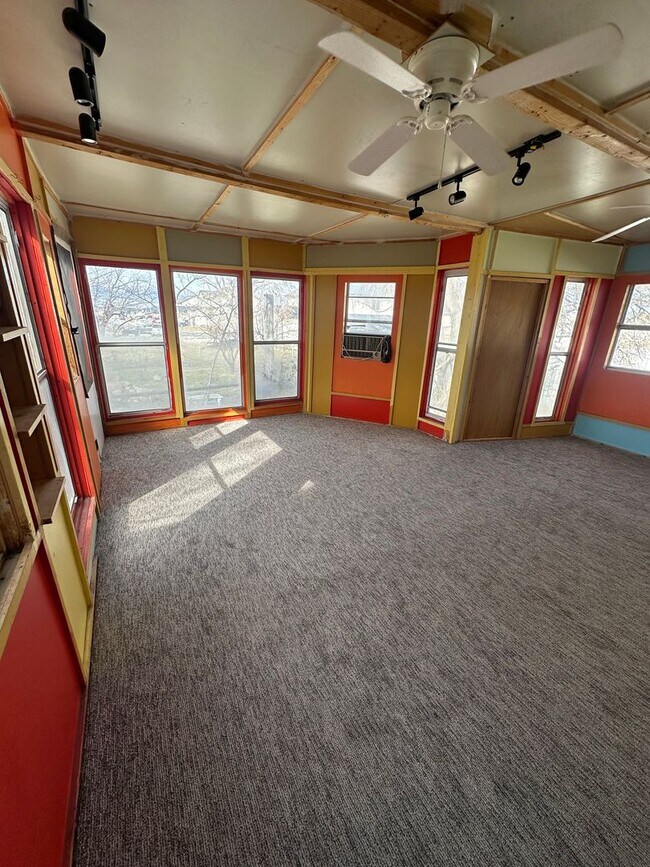 Building Photo - 646 S Coleman St