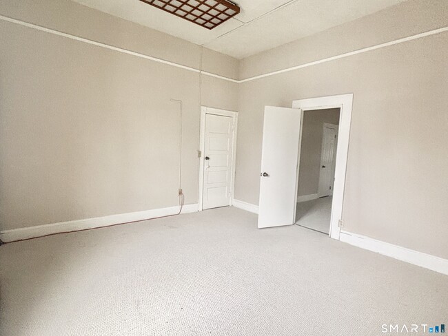 Building Photo - 41 Saugatuck Ave