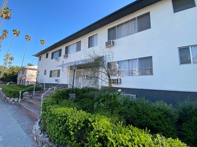 Building Photo - 6000 Franklin Ave