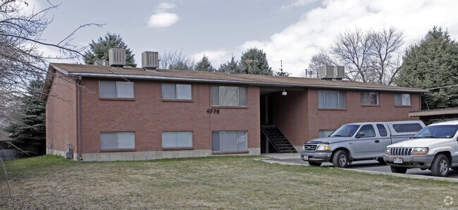 Building Photo - 4768 S Bonair St