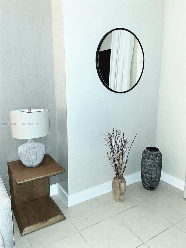 Building Photo - 2641 N Flamingo Rd