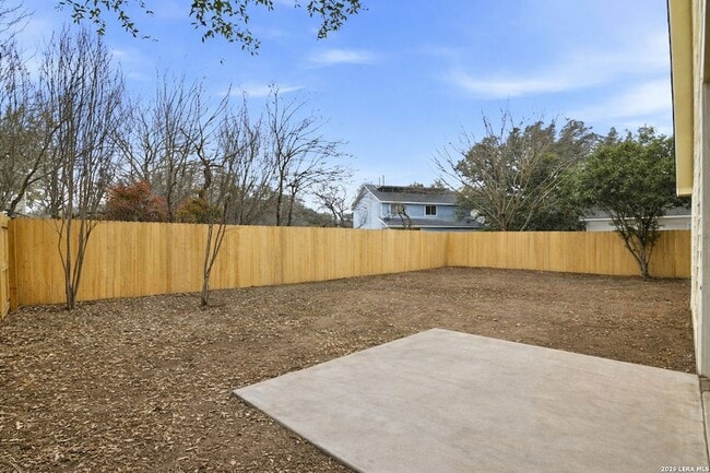 Building Photo - 414 Willow Grove Dr