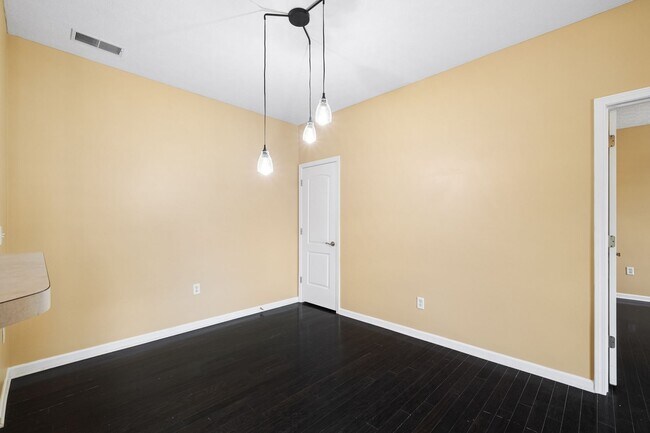 Building Photo - 3842 Carberry Dr
