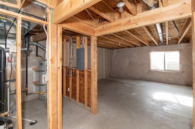 Building Photo - 3201 W Desert Lily Dr