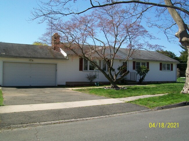 Building Photo - 75 Post Oak Rd