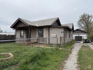 Building Photo - 305 SW 45th St