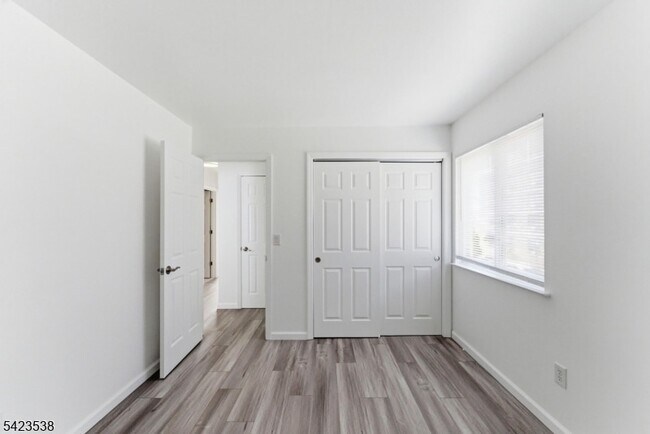 Building Photo - 23 Renaissance Dr