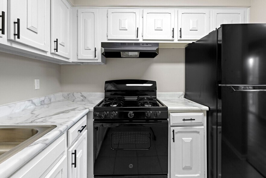 Building Photo - The Cedars Apartment Homes
