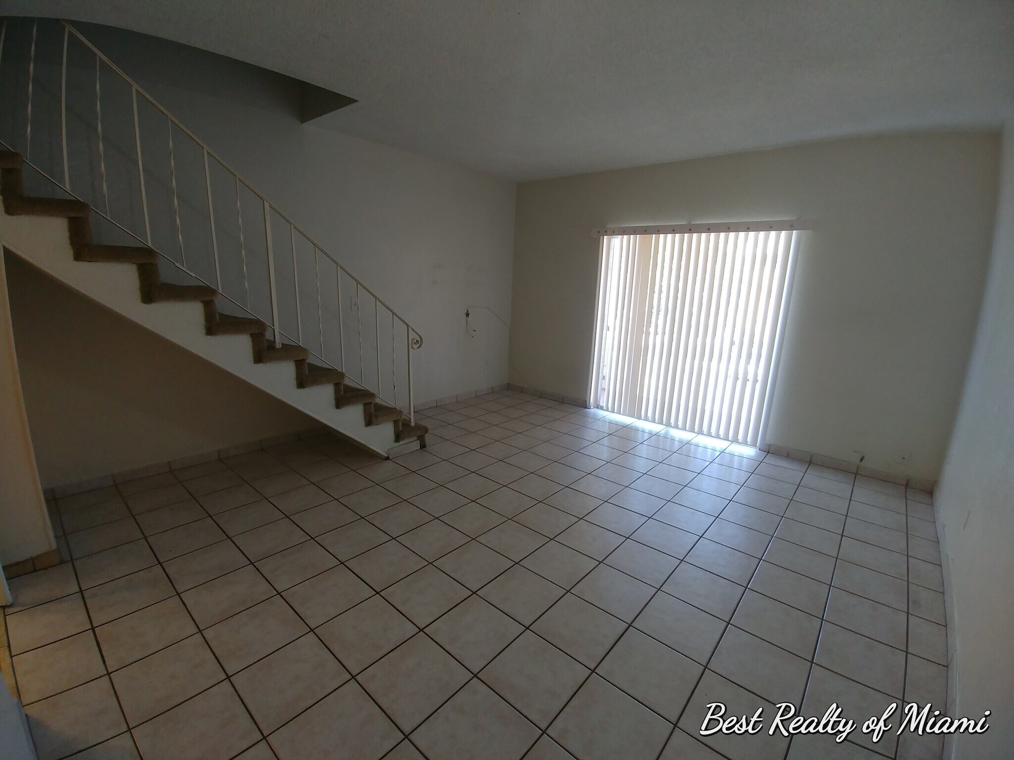 Building Photo - 1305 W 53rd St