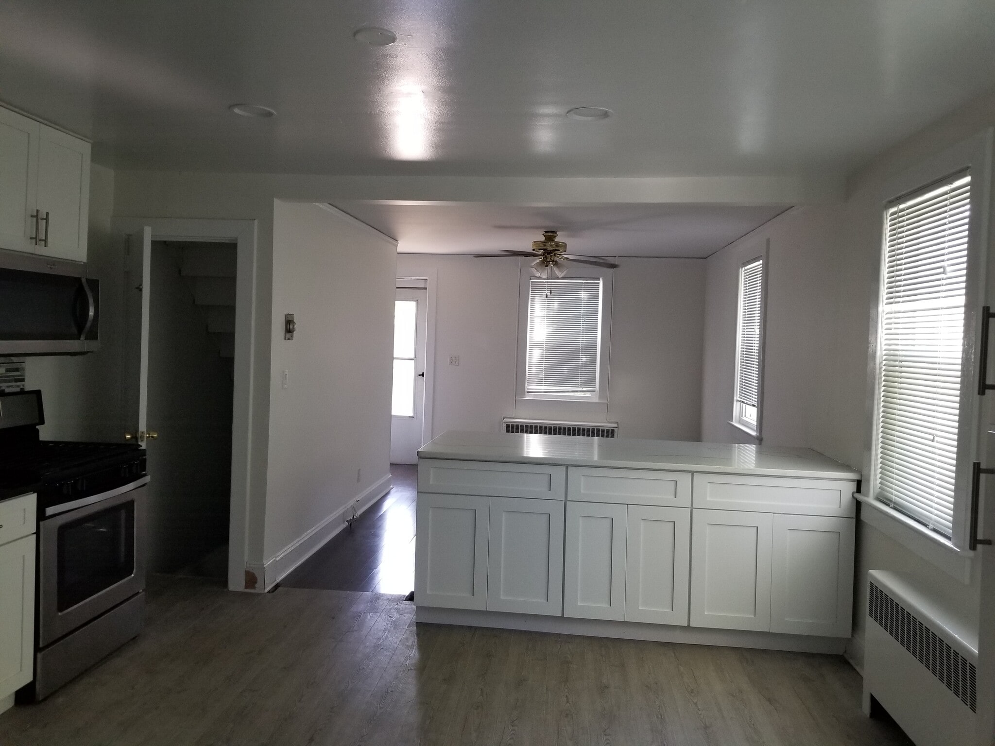 Building Photo - 4 2nd St