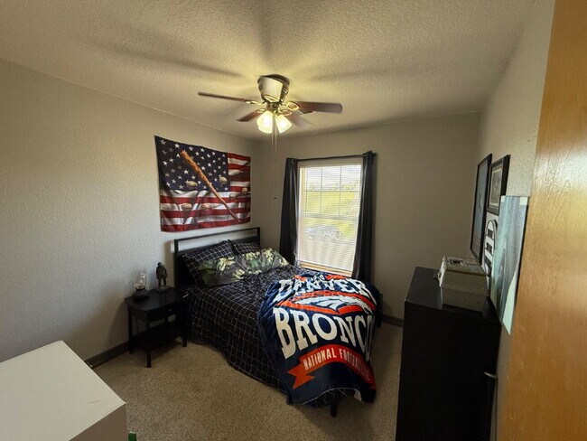 Building Photo - "Charming 3-Bedroom Duplex in Castle Rock"    Spacious 1806 Sq Ft, 2.5 Baths!  Available - NOW