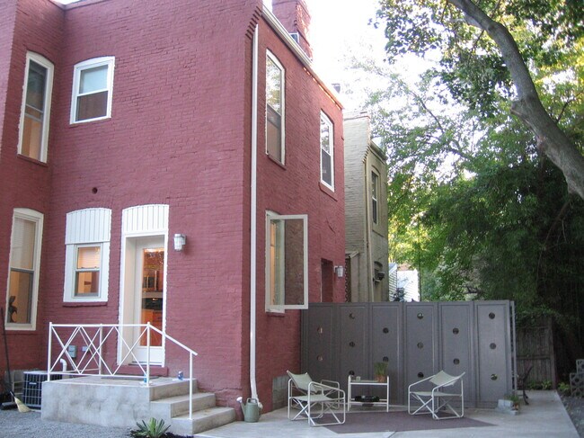 Back Door with Courtyard - 362 1/2 Lamont Pl