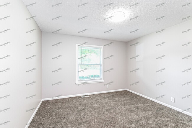 Building Photo - 2165 Kingsford Dr