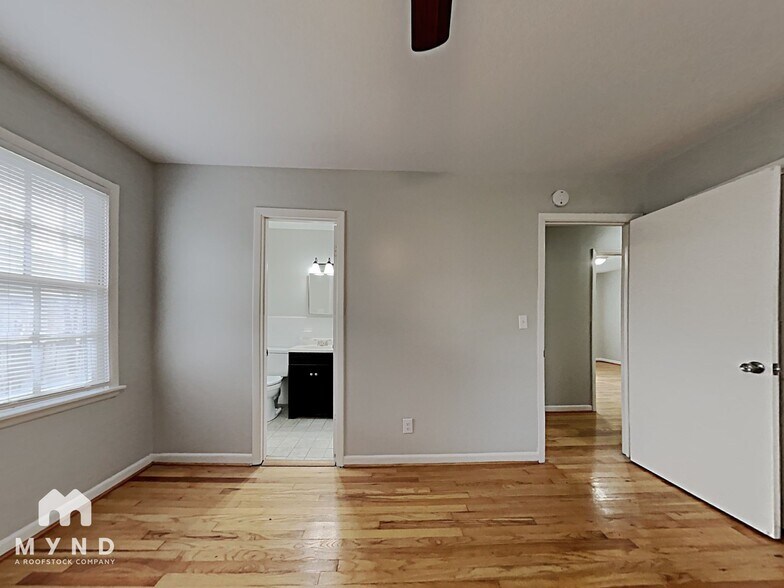 Building Photo - 1830 20th Ave