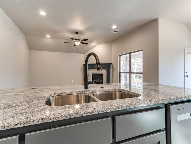 Building Photo - 12200 Rockbed Dr