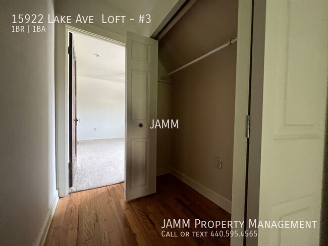 Building Photo - 15922 Lake Ave