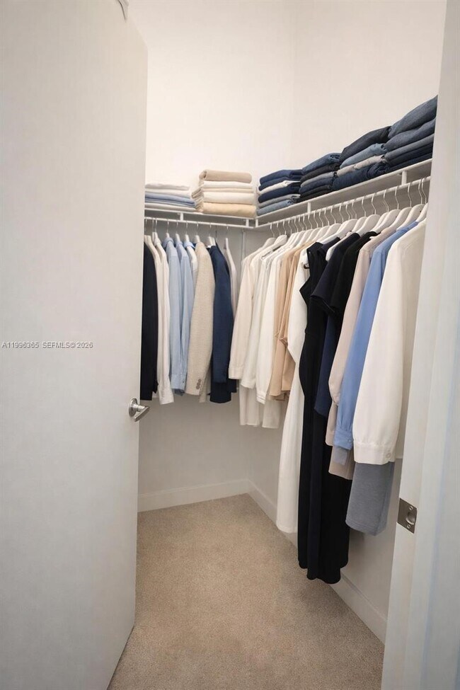 Building Photo - 1900 N Bayshore Dr