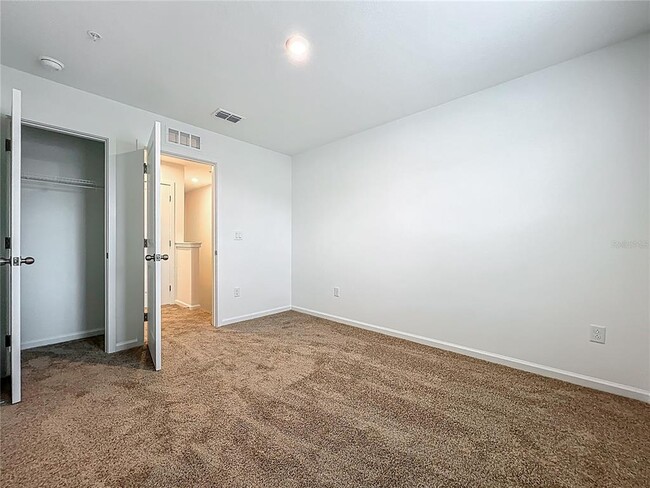 Building Photo - 9824 Walkway Dr